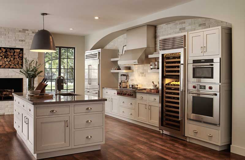 Contemporary-Kitchen-with-Inset-cabinets-&-Pendant-Light