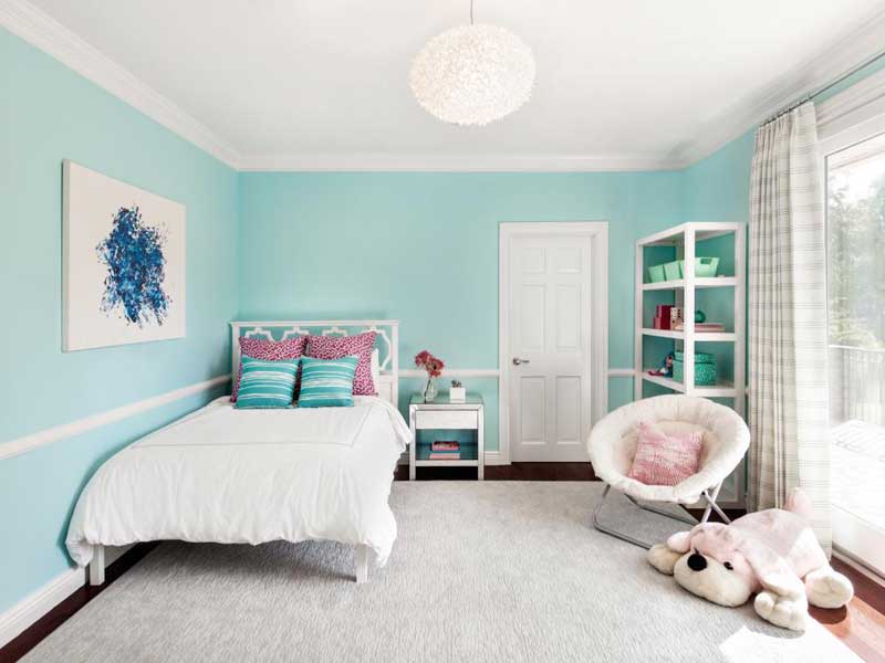 Teenage Girl Bedroom With White Bedding