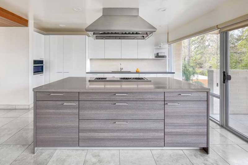 Large Kitchen Island With Cooktop