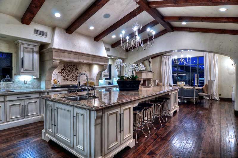 Luxurious Kitchen Island 