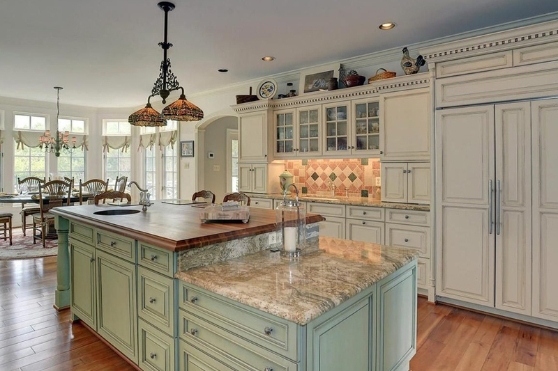 Kitchen Island with 2 Light Pendant