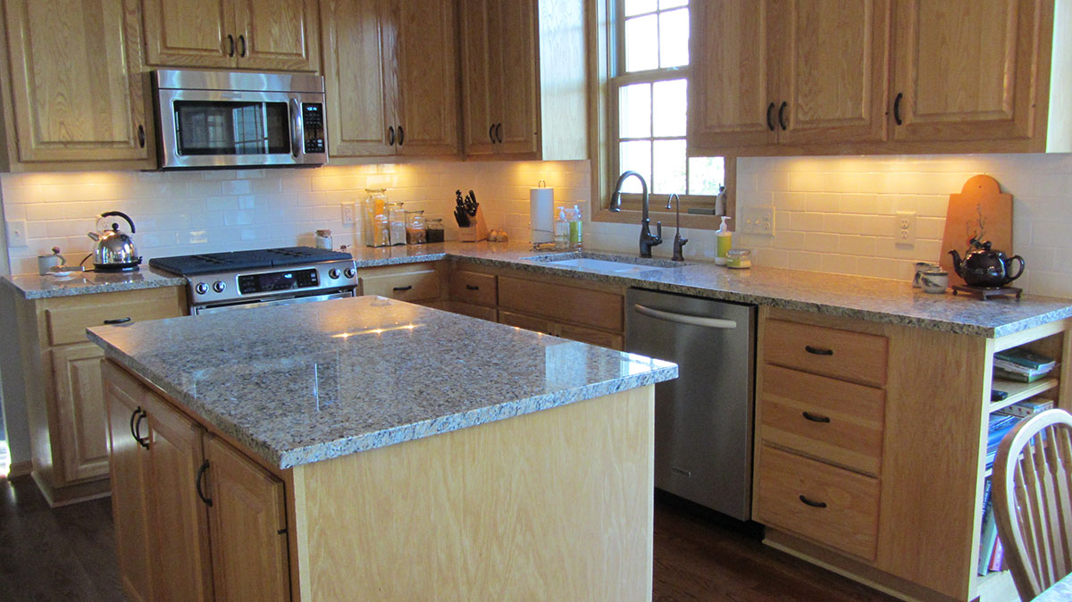 Modern Kitchen with Santa Cecilia Dark Granite