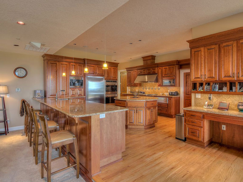 New venetian gold granite with light maple cabinets