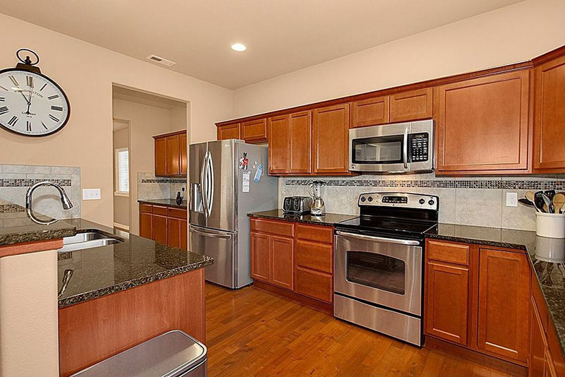 Craftsman kitchen with uba tuba granite