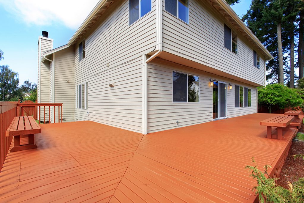 8 Best Deck Stain Colors For Wooden Decks