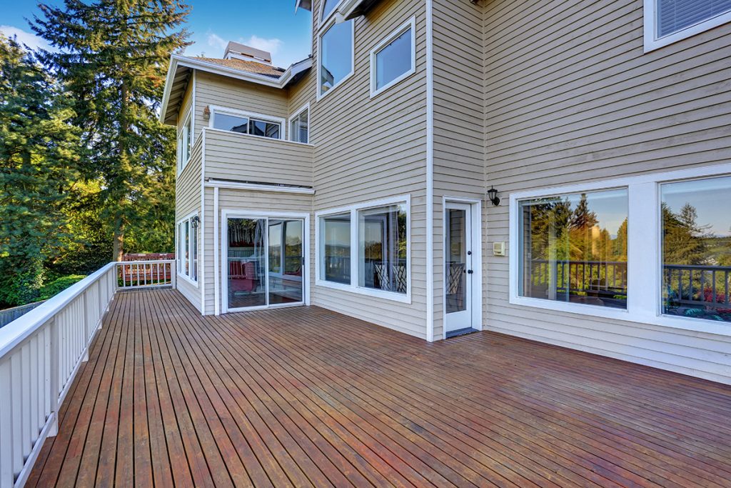 8 Best Deck Stain Colors For Wooden Decks - Homeluf.com