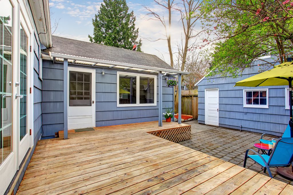 8 Best Deck Stain Colors For Wooden Decks