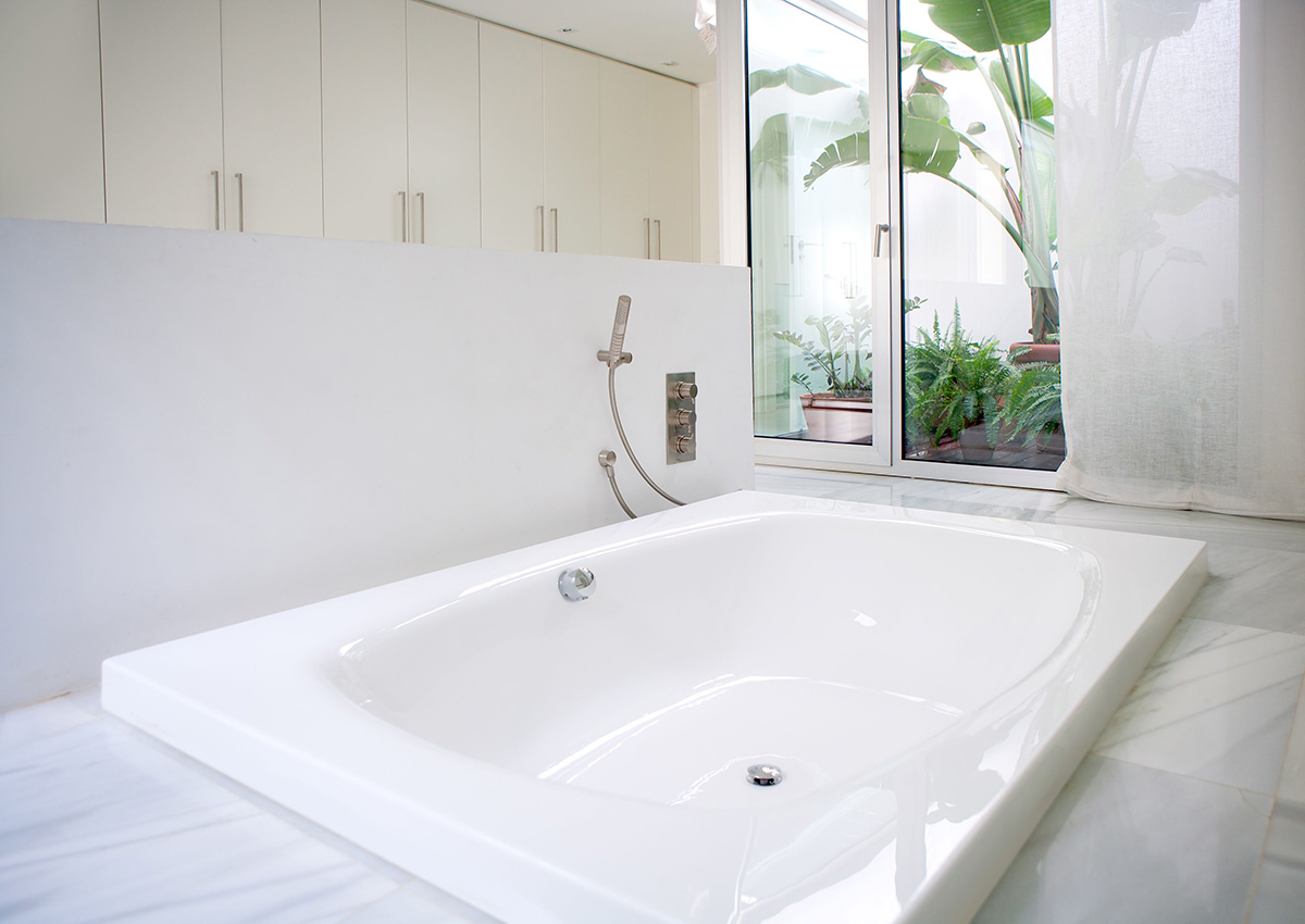 Reviews of The 5 Best DIY Bathtub Refinishing Kits