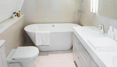 Deep Soaking Bathtub for Small Bathrooms