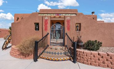 20 Santa Fe Front Entry Gate Ideas to Wow Your Guests