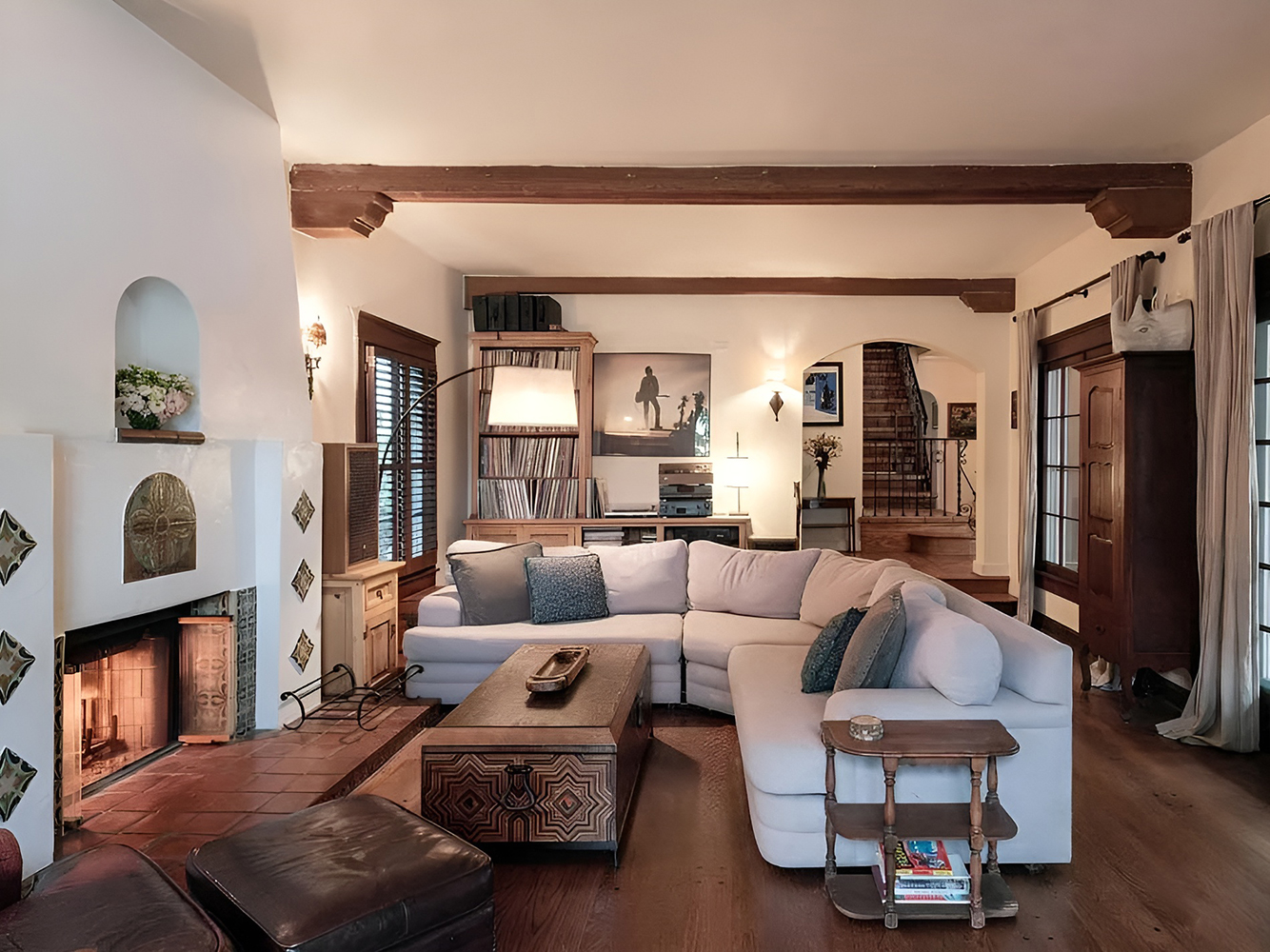 17 Cozy Spanish Living Rooms to Fall in Love With!
