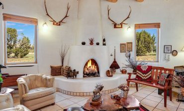 12 Santa Fe Adobe Fireplace Ideas That Bring Southwest Magic Indoors