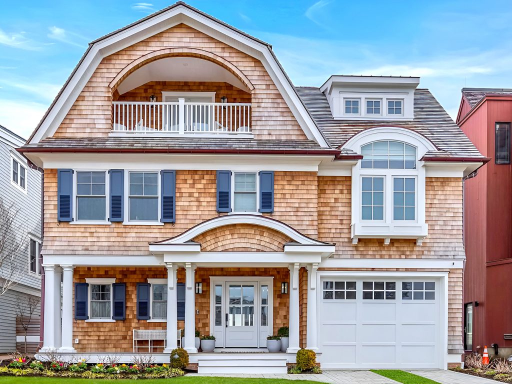 Key-Characteristics-of-Shingle-Style-Homes-Porches 