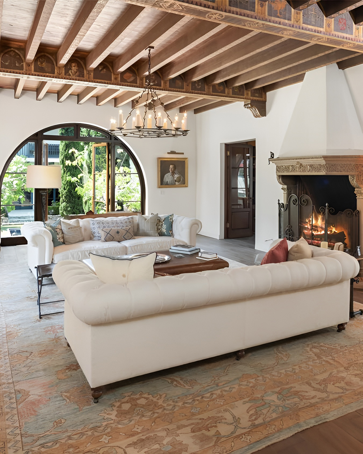 Modern Spanish Living Room Decor Tips