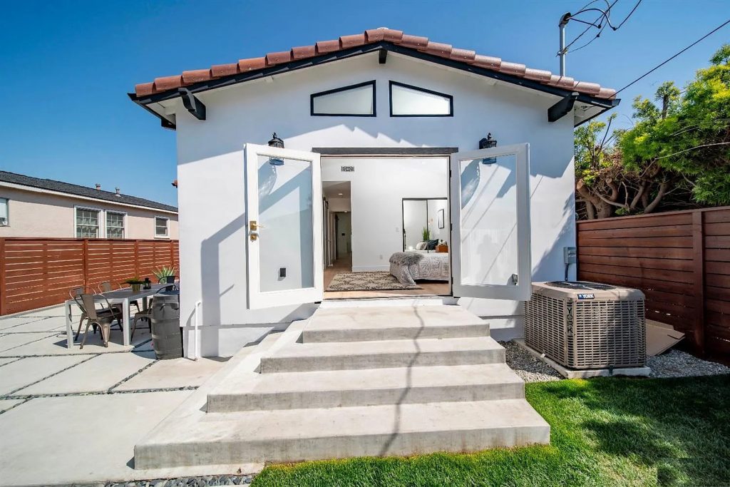 Modern-Spanish-Style-Home-Outside