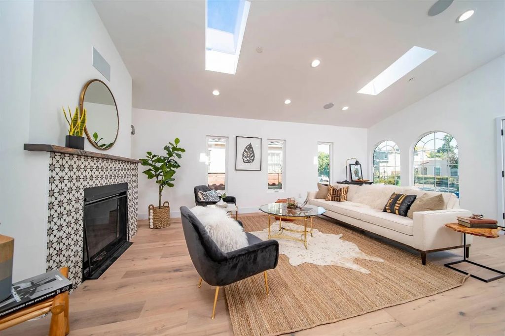 Modern-Spanish-Style-Home-Living-Room Design