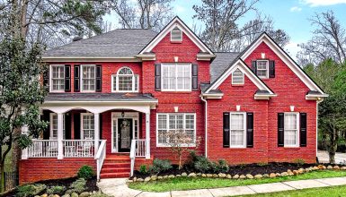 40 Stunning Red Brick House Exteriors to Inspire Your Next Home Makeover