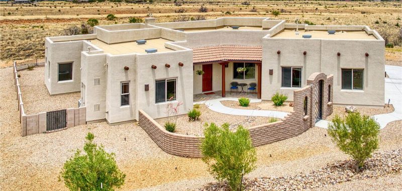 30 Santa Fe Style Home Exterior Color Ideas for Authentic Southwestern Charm