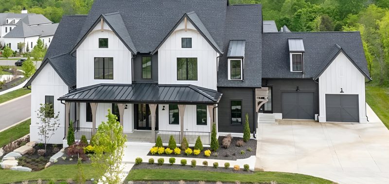 10 Beautiful Farmhouse Exteriors for Curb Appeal Inspiration