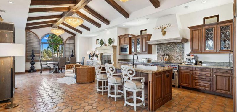 Spanish Kitchen Floors: 8 Stylish Options for Warmth and Charm