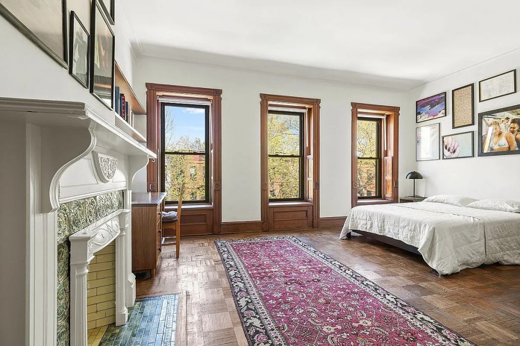 1899-Brownstone-Townhouse-Bedroom