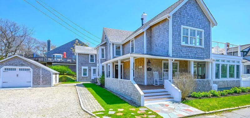 Shingle style homes