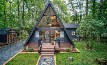 30 Inviting A-Frame House Porches You'll Love