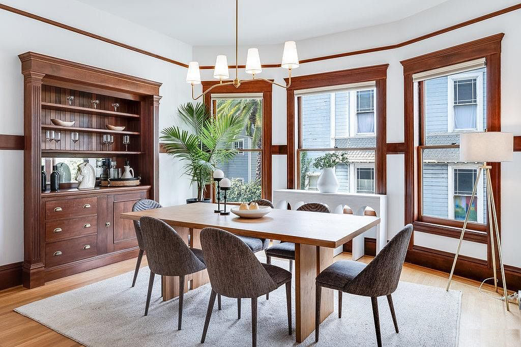 25 Stunning Brownstone Dining Rooms