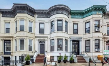 25 Easy Ways to Make Your Brownstone Home Exterior Stand Out