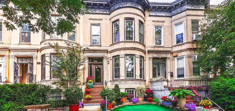 15 Brownstone Front Garden Ideas to Upgrade Your Curb Appeal