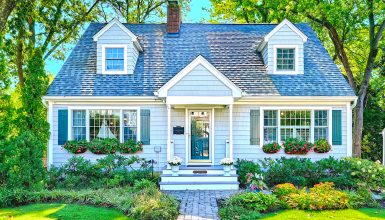 20 Cape Cod House Exterior Remodel Ideas to Elevate Your Home's Curb Appeal