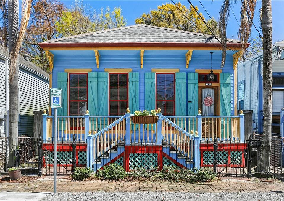 40 New Orleans Shotgun House Exterior Color Schemes for Maximum Curb Appeal!