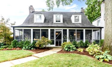 10 Cape Cod Screened-In Porch Designs