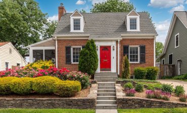 18 Easy Cape Cod Style House Landscaping Ideas