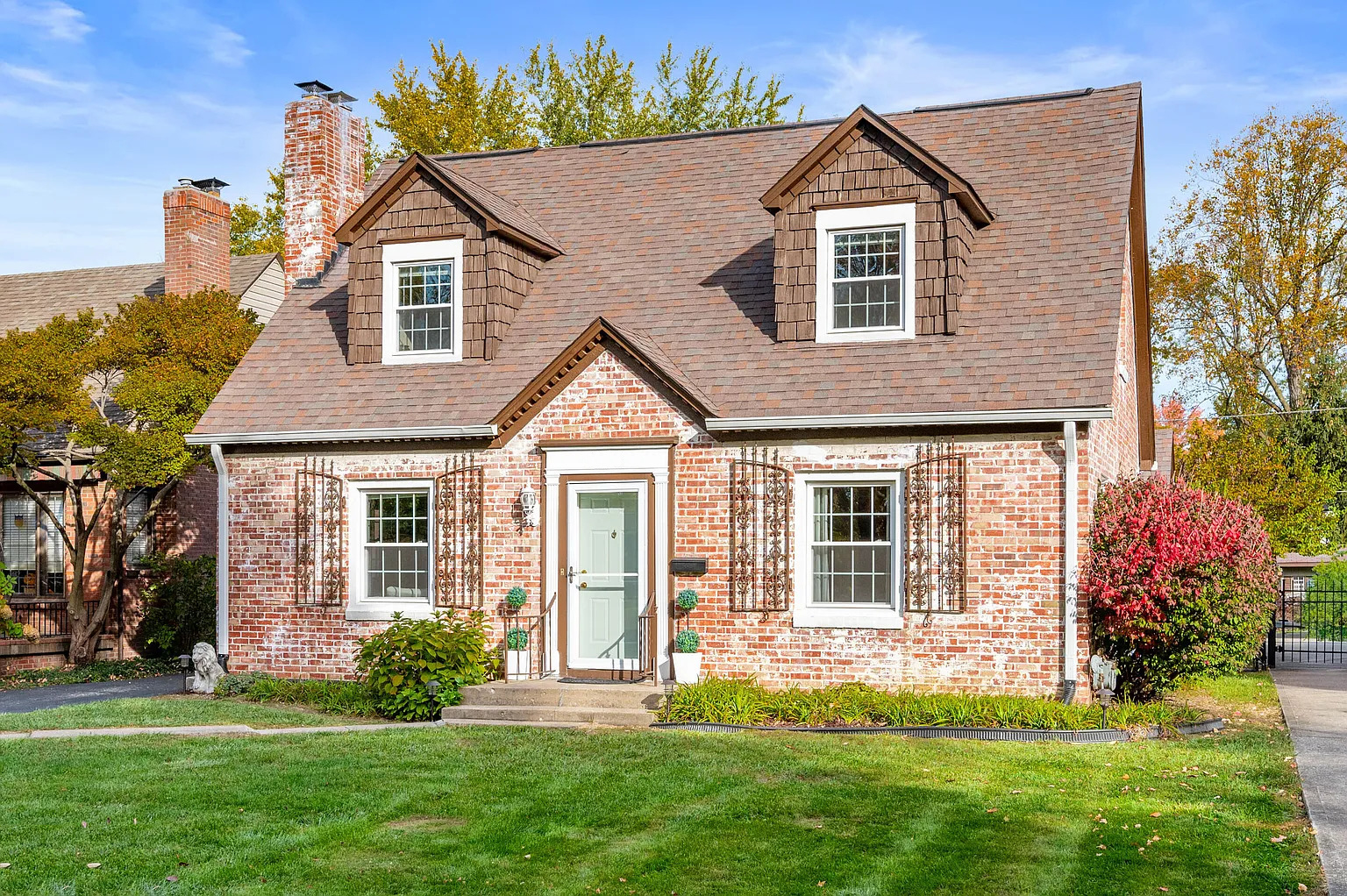 Brick Cape Cod House Exterior Color Scheme Ideas