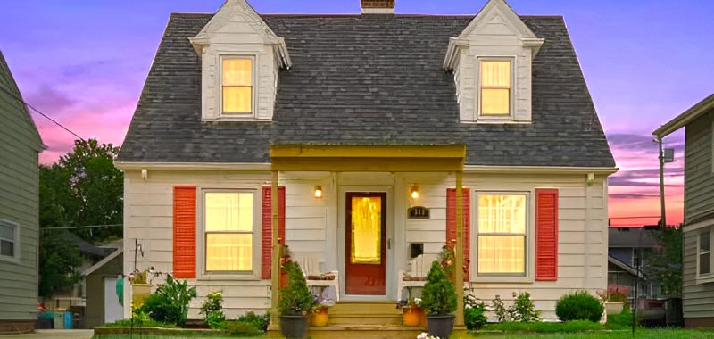 Cape Cod House Exterior Lighting
