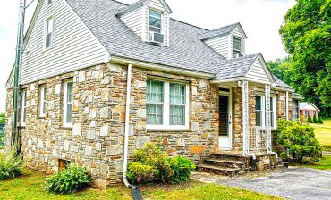 20 Cape Cod House Stone Exterior Design Ideas