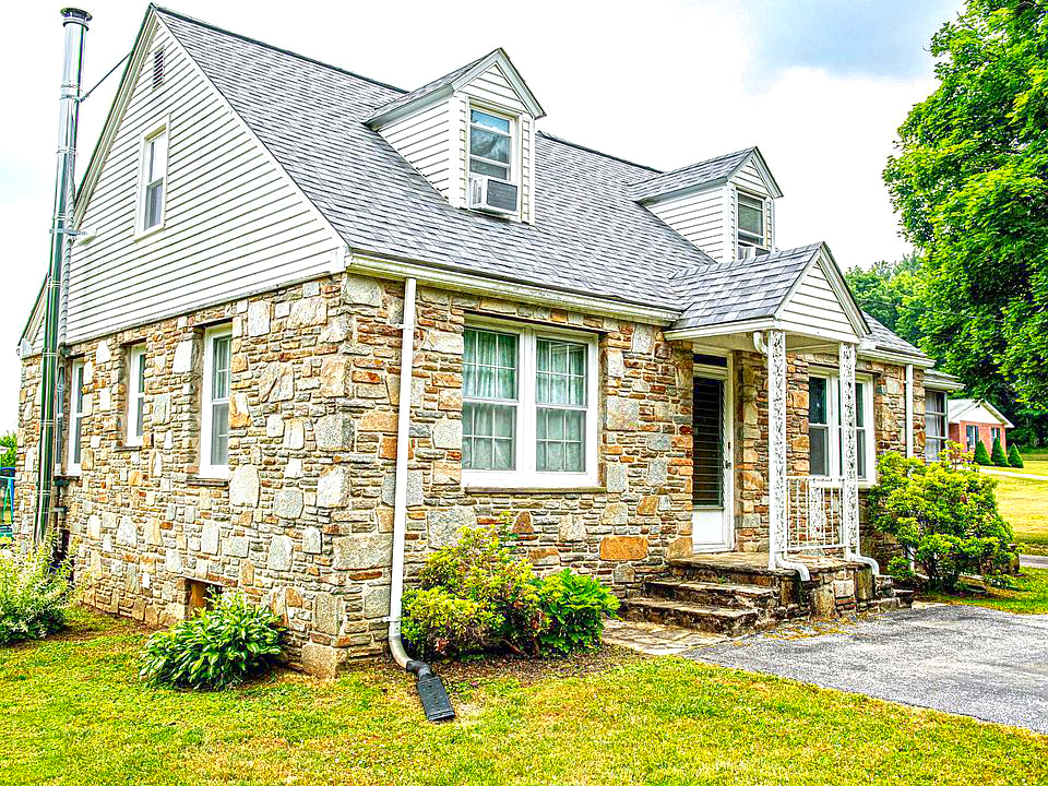 20 Cape Cod House Stone Exterior Design Ideas