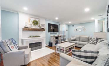 Cozy Cape Cod Living Room Layouts: 9 Effortless Ways to Arrange Your Space