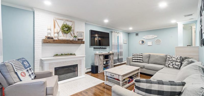 Cozy Cape Cod Living Room Layouts: 9 Effortless Ways to Arrange Your Space