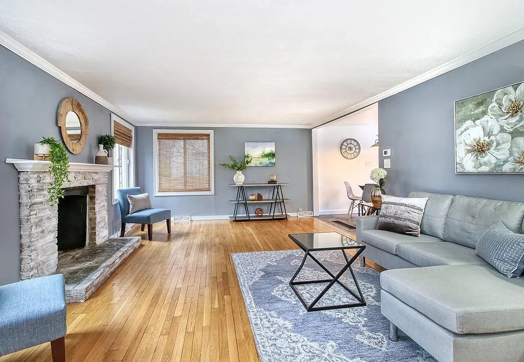 How to Decorate a Cape Cod Living Room That Feels Like Home