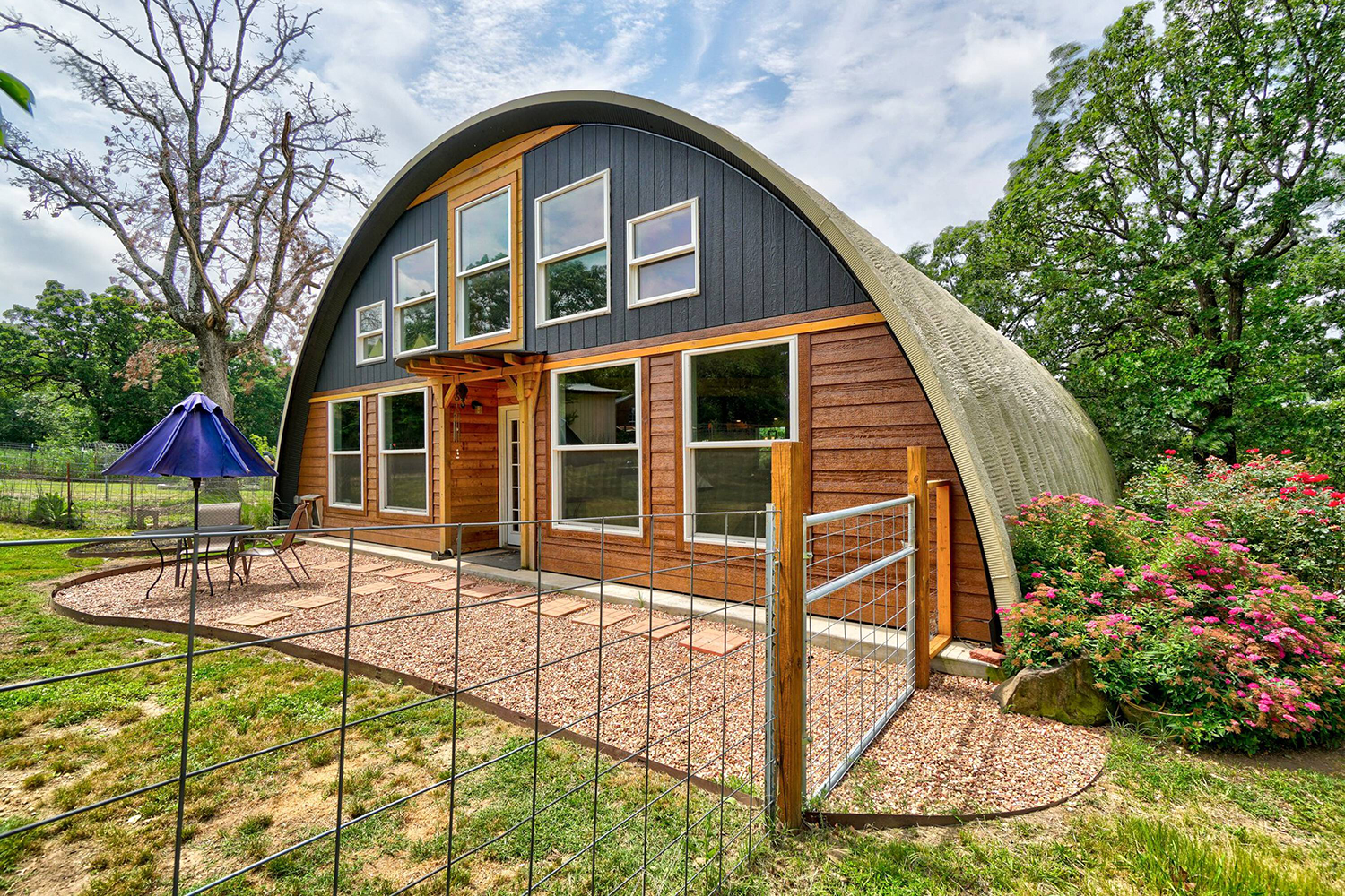 Stunning Quonset Hut Home Exterior Inspirations