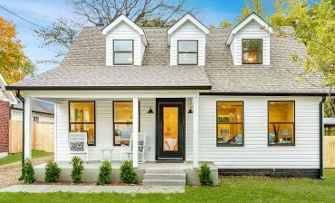 30 White Cape Cod Exterior Color Schemes