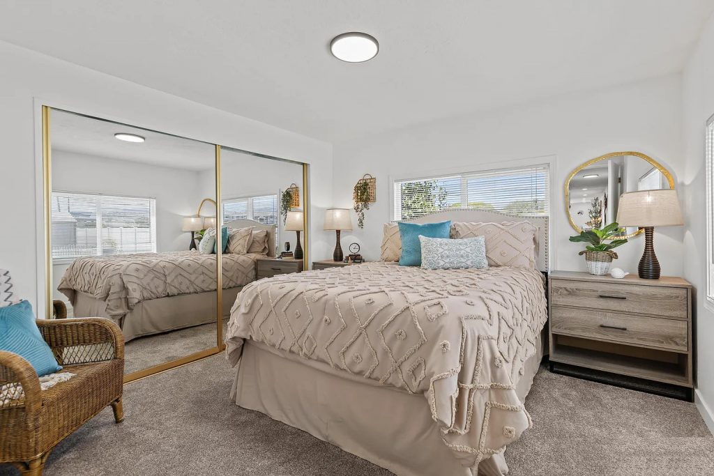 1978-Manufactured-Home-Makeover-Bedroom