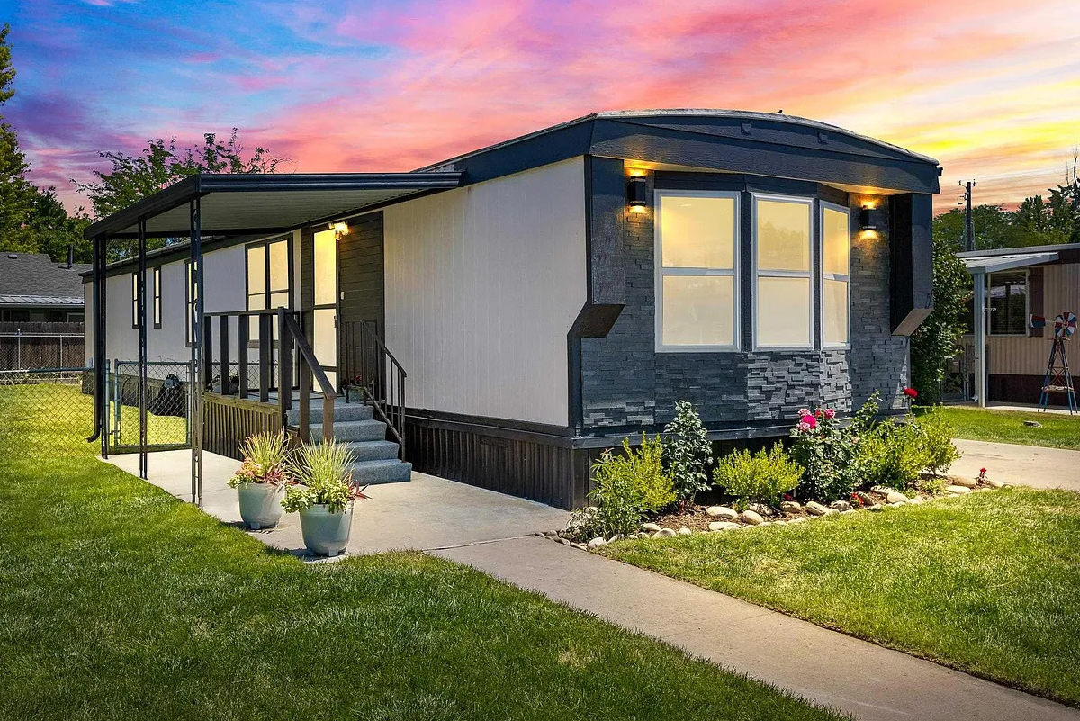 A Closer Look at This Stylish 1984 Manufactured Home Remodel