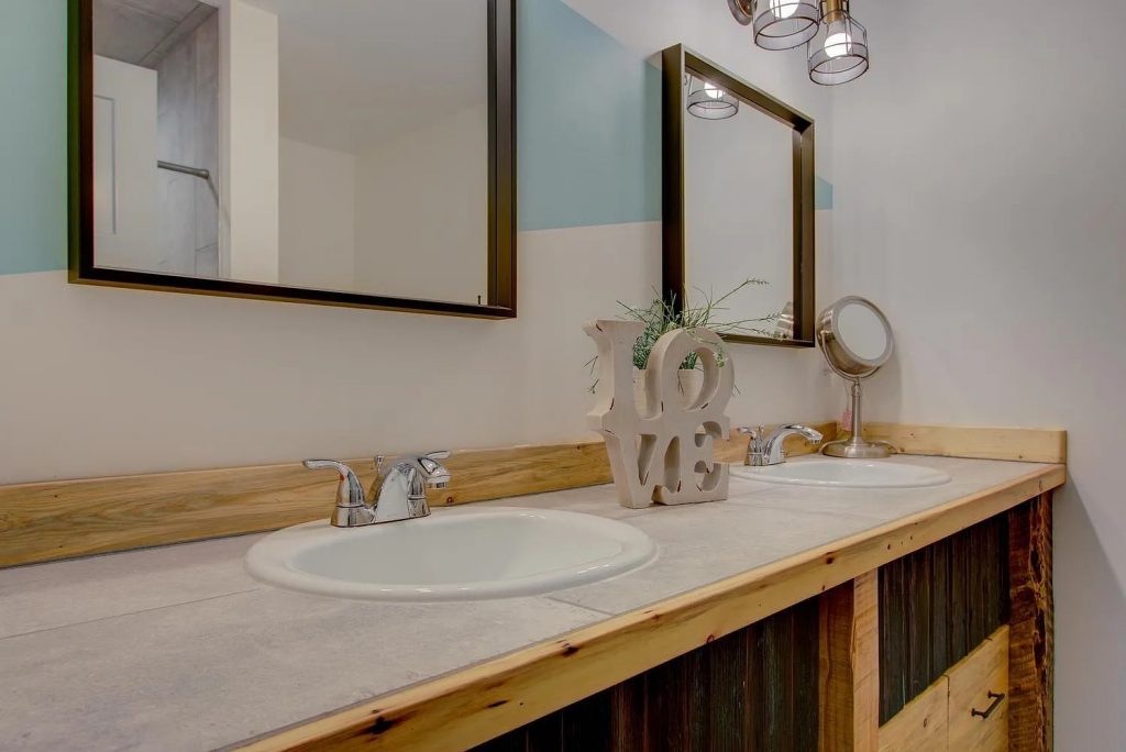 Quonset-Hut-House-Bathroom