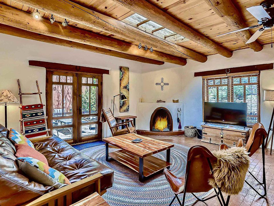 22 Santa Fe Living Rooms That Capture Southwest Style