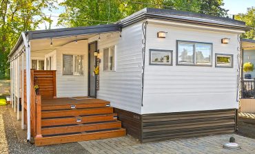 1962 Manufactured Home Makeover Exterior