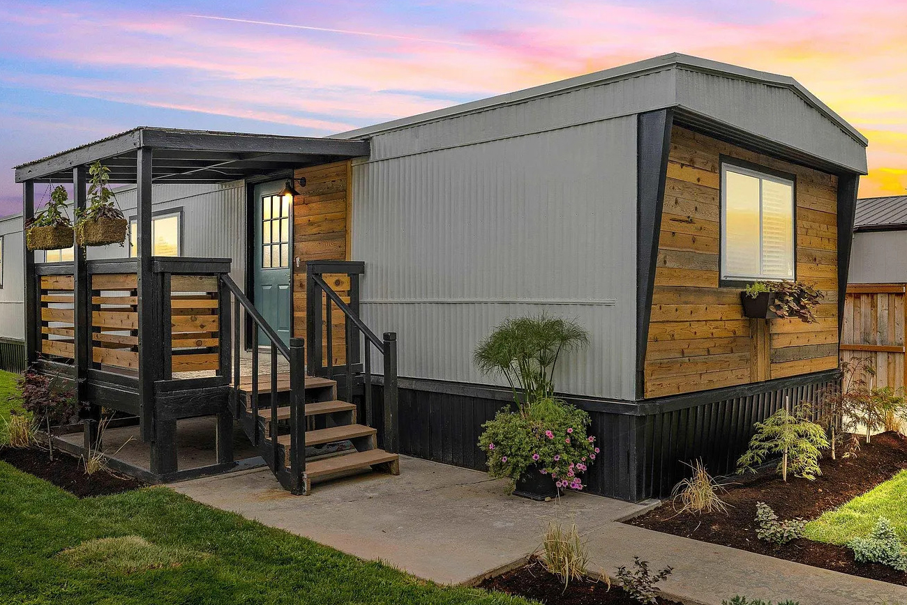 Stunning Old Manufactured Home Remodel