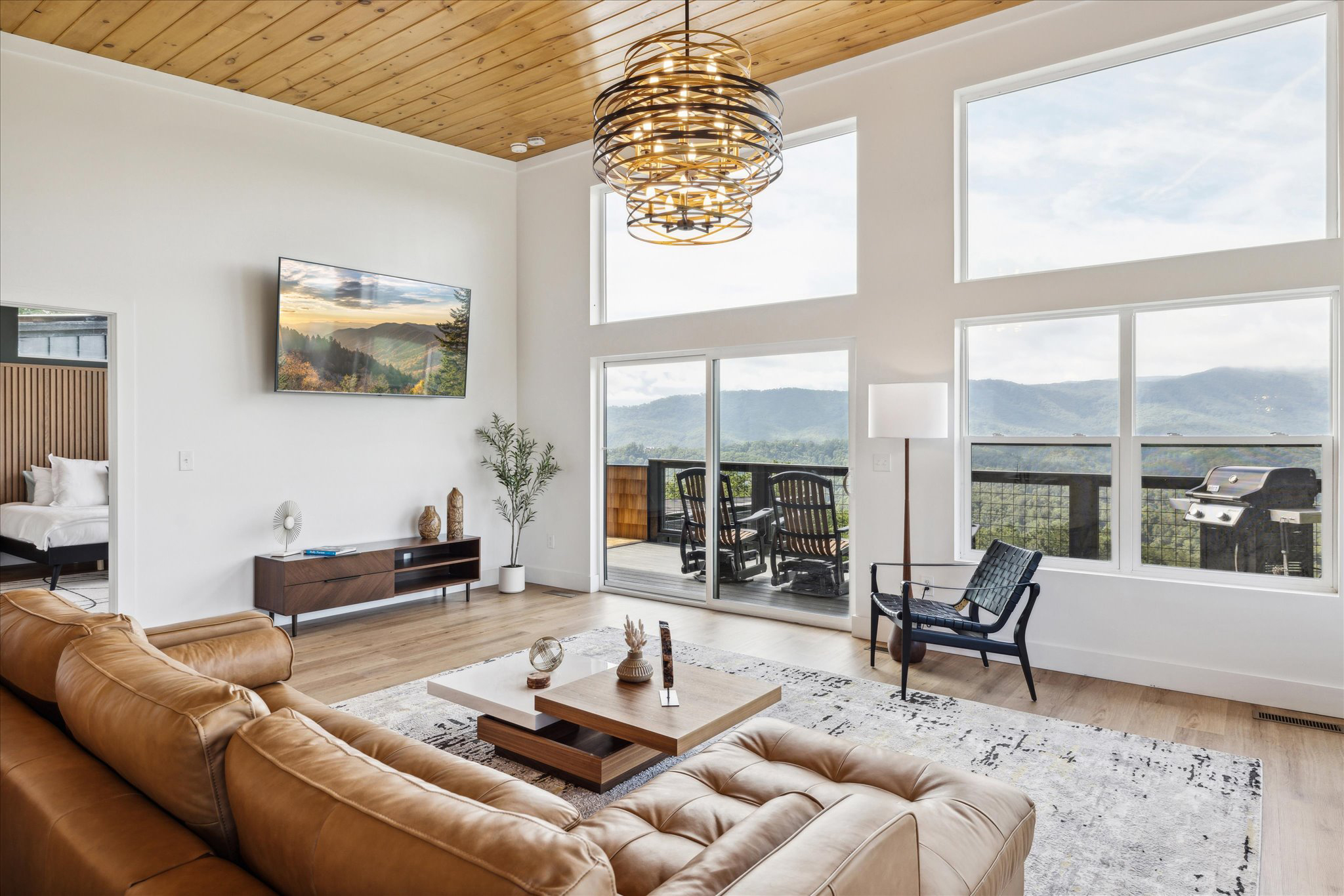 Luxury Mountain Home Interiors: Where Comfort Meets Breathtaking Views